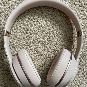 rose gold bluetooth dr dre beats headphones